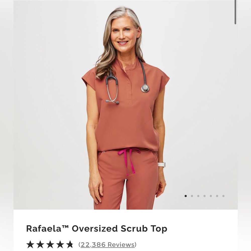 Figs Rafaela™ Oversized Scrub Top size small in terracotta. NWT